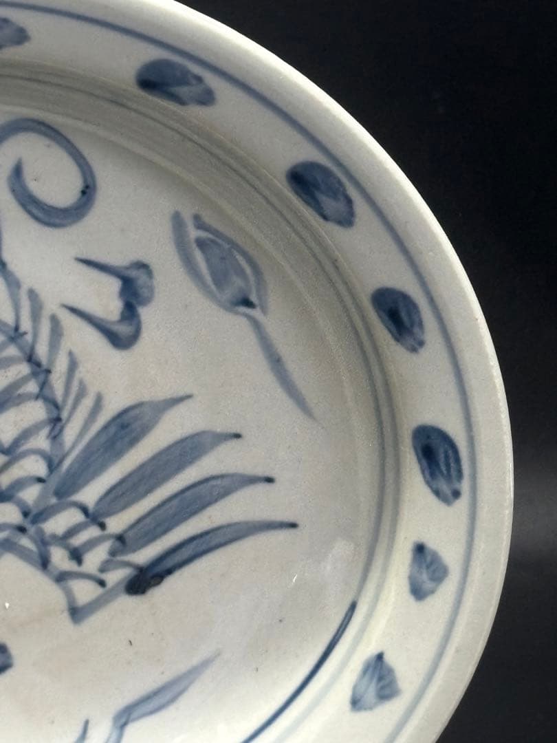 中国　　明清時代 青花 魚の絵柄の陶器皿