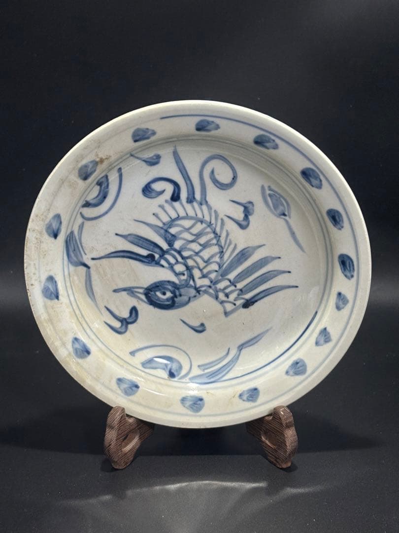 中国　　明清時代 青花 魚の絵柄の陶器皿
