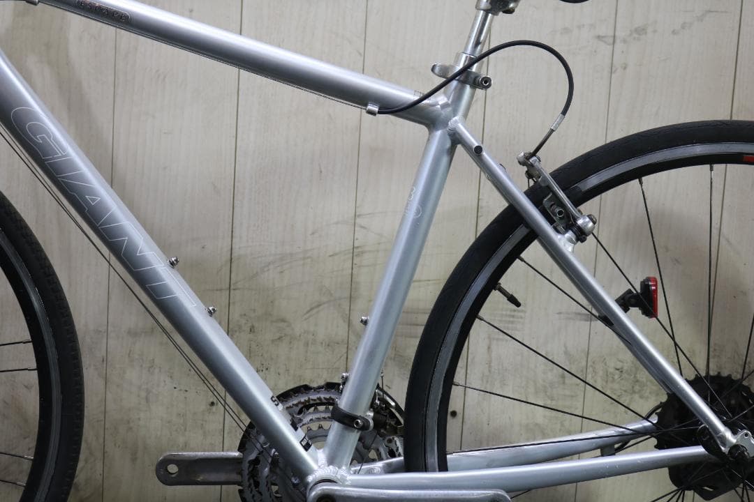 GIANT ESCAPE R3 700C アルミ 24速 465mmクロスバイク