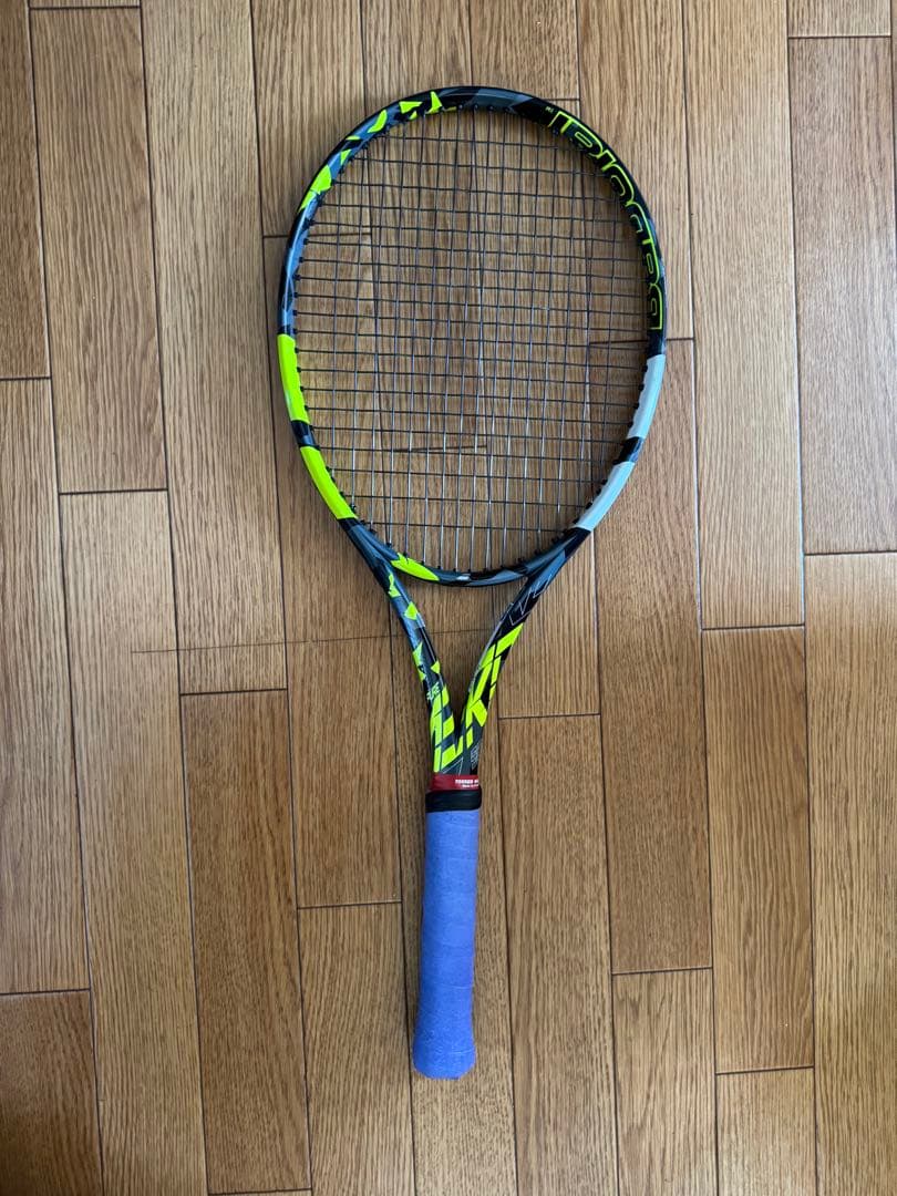 Babolat ピュアアエロ98 2023年モデル グリップ2