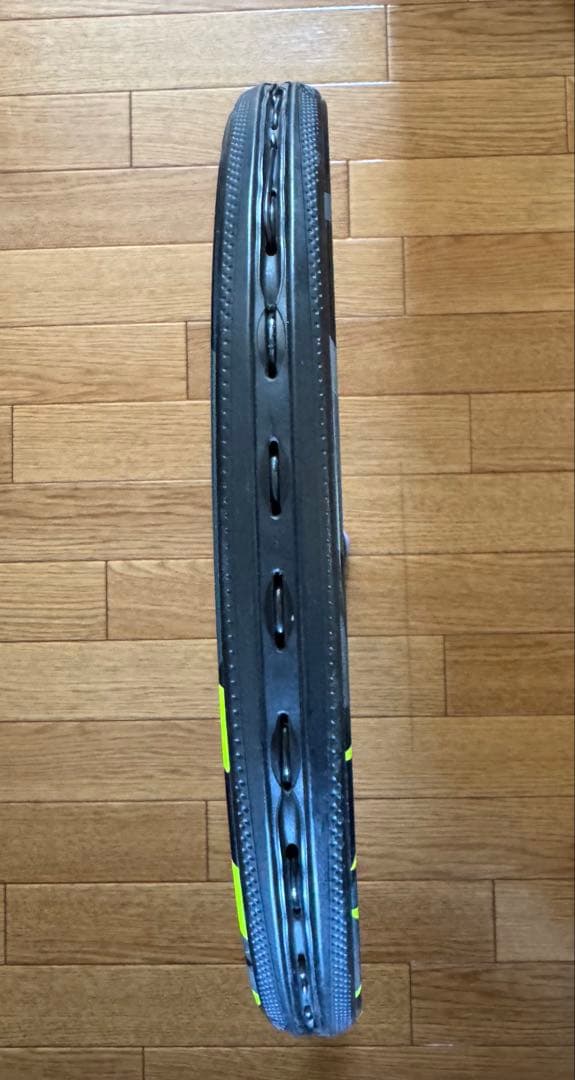 Babolat ピュアアエロ98 2023年モデル グリップ2
