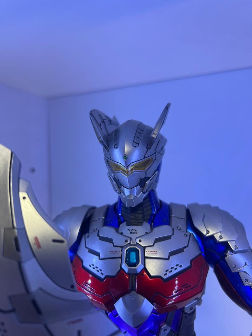 threezero ウルトラマン　ゼロ　ULTRAMAN SUIT フィギュア