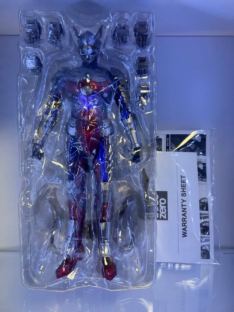 threezero ウルトラマン　ゼロ　ULTRAMAN SUIT フィギュア