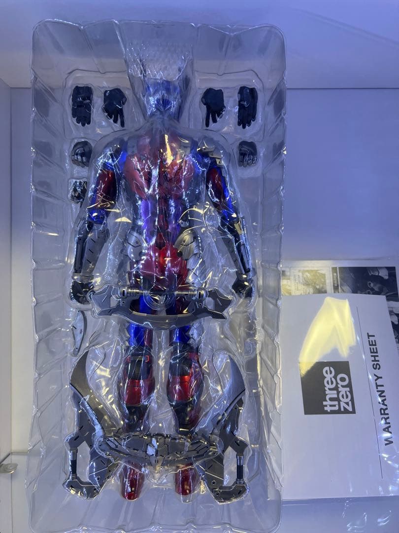 threezero ウルトラマン　ゼロ　ULTRAMAN SUIT フィギュア