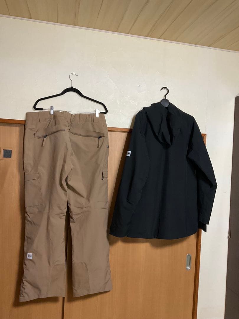値下686 スノーボード用ジャケットMとパンツセットL おまけ手袋とフーディ