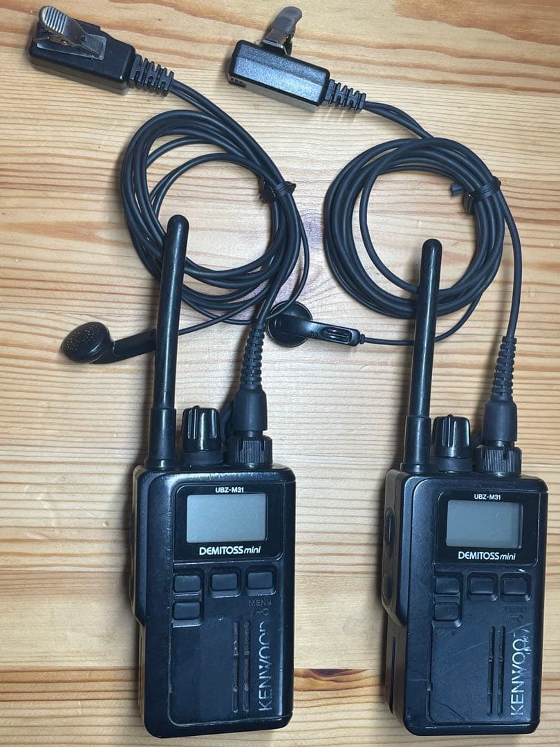 UBZ-M31 KENWOODトランシーバー　4台セット タイピンマイク付き