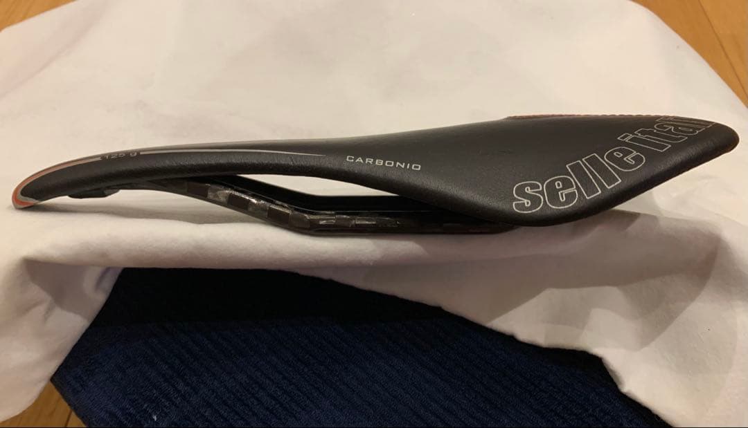 パーツ selle italia SLR CARBONIO 125g