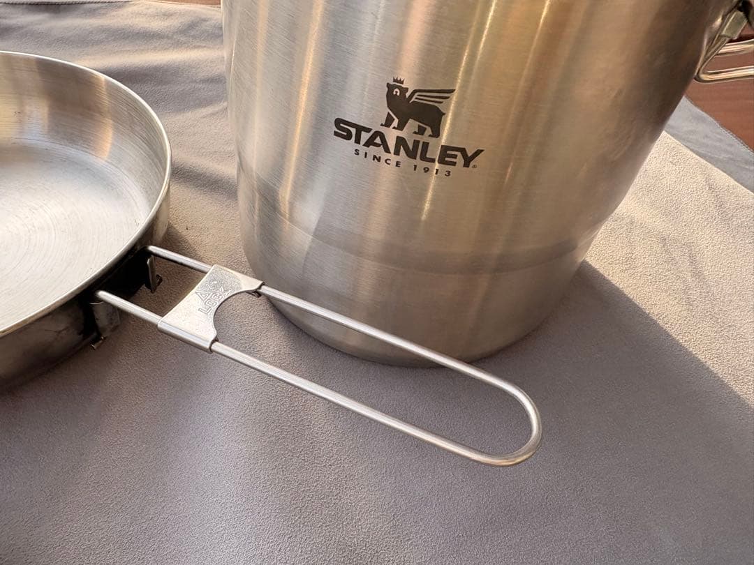 ソロストーブ　キャンプファイヤー、MSRフライパン、スタンレークッカー2.5L