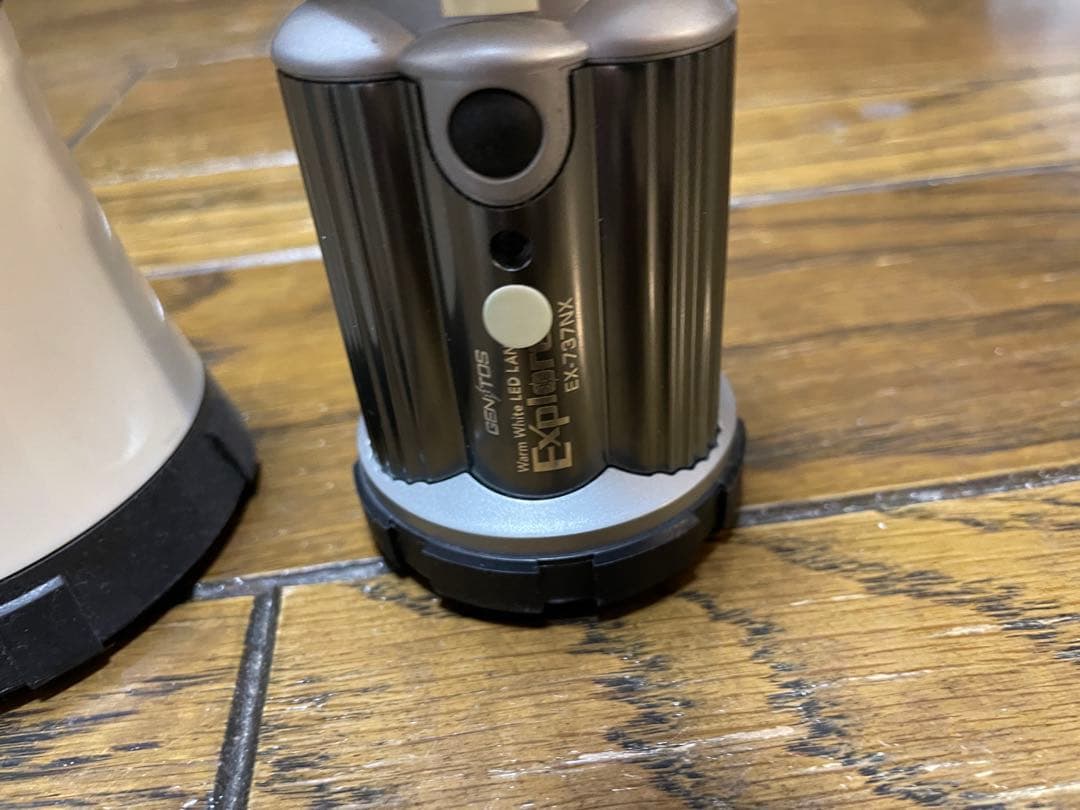 小型ランタンGENTOS　EX-737XNとEX-136Sとコールマン