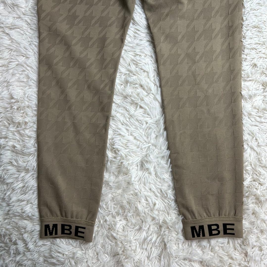 MBE マスターバニー 総柄 ゴルフパンツ ベージュ 4