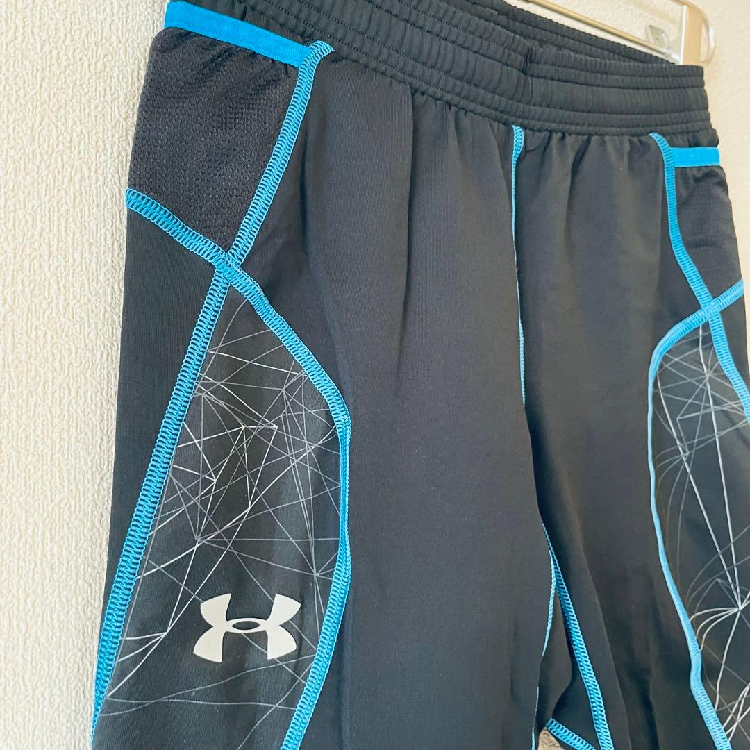 美品　アンダーアーマー　トレーニングに必須の高機能性タイツ　限定デザイン　希少