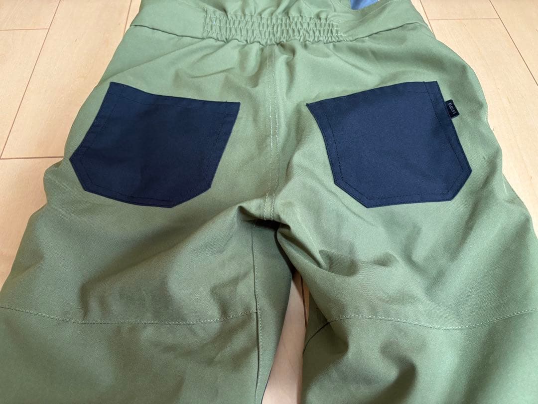 スノーボードウェア(子供用) キッズ　ジュニア　上下130セット　ビブパンツ