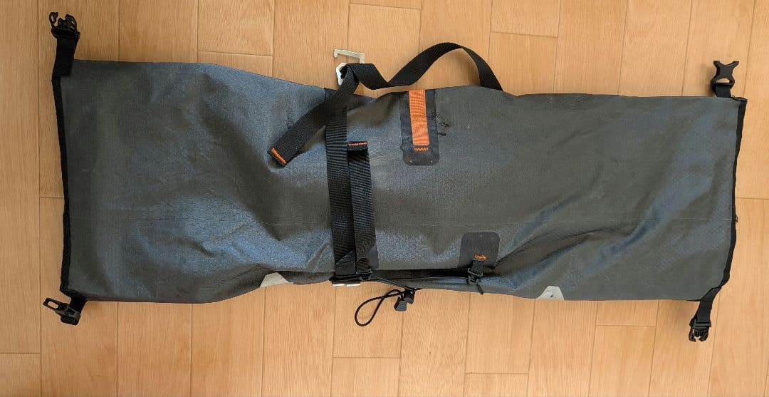 オルトリーブ防水ハンドルバーバッグ（ブラック）9Lサイズ