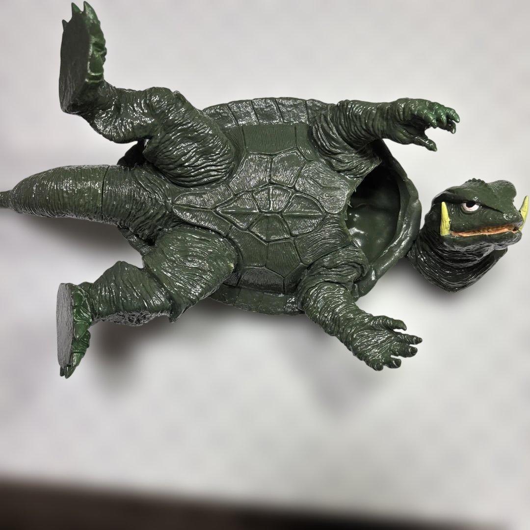 エクスプラスのガメラ２体