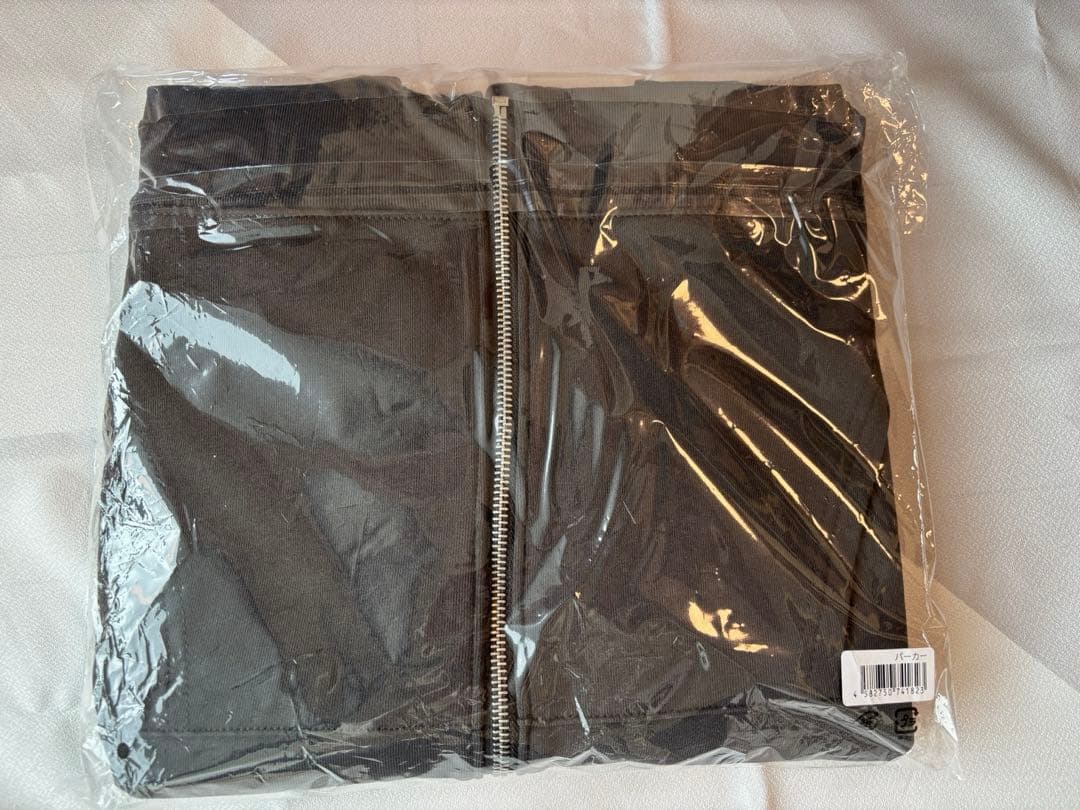 新品未使用　MILESixTONESパーカー