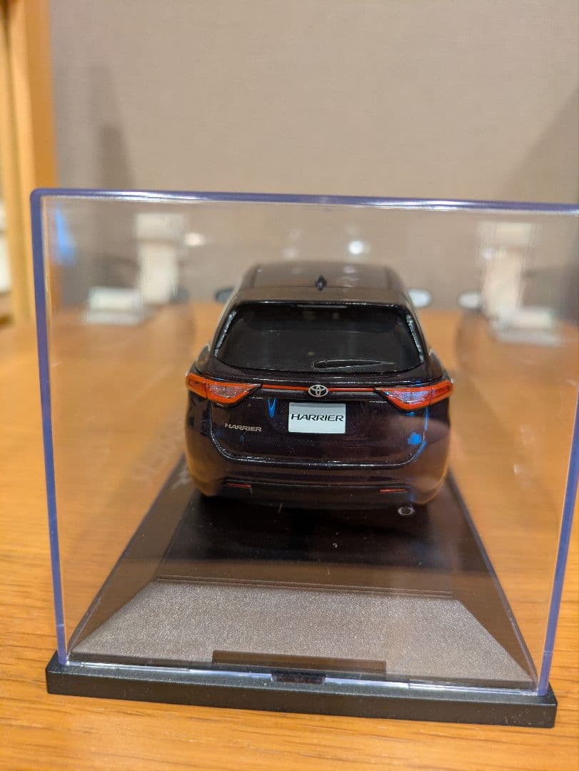 トヨタ HARRIER ミニカー ブラックパール ケース付