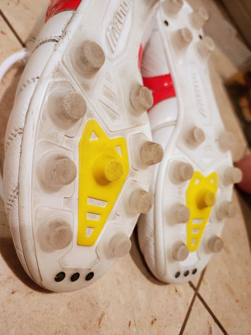 Mizuno Morelia ホワイト/レッド スパイク