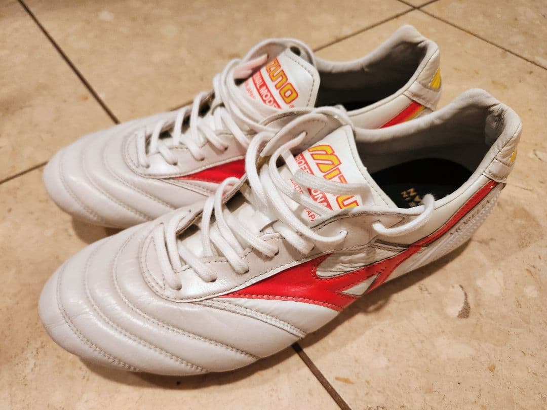 Mizuno Morelia ホワイト/レッド スパイク