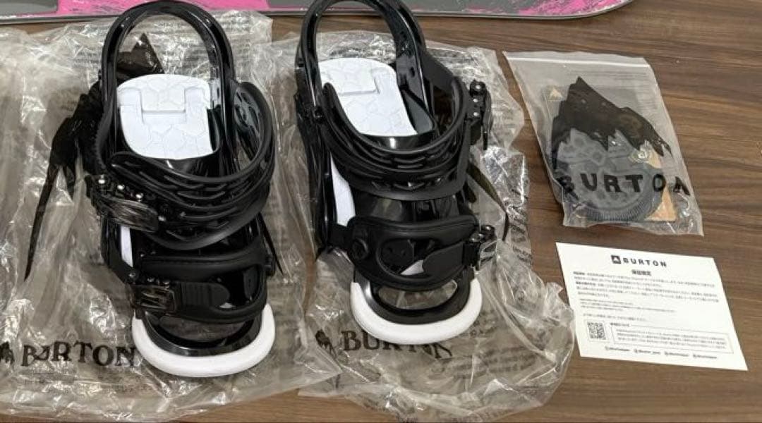 新品　バートン　キッズ用スノーボードバインディング　スモールズ