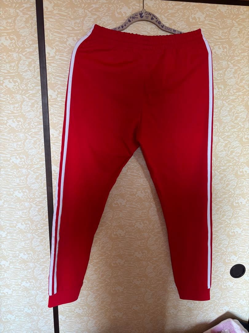 adidas レッド ジャージパンツ