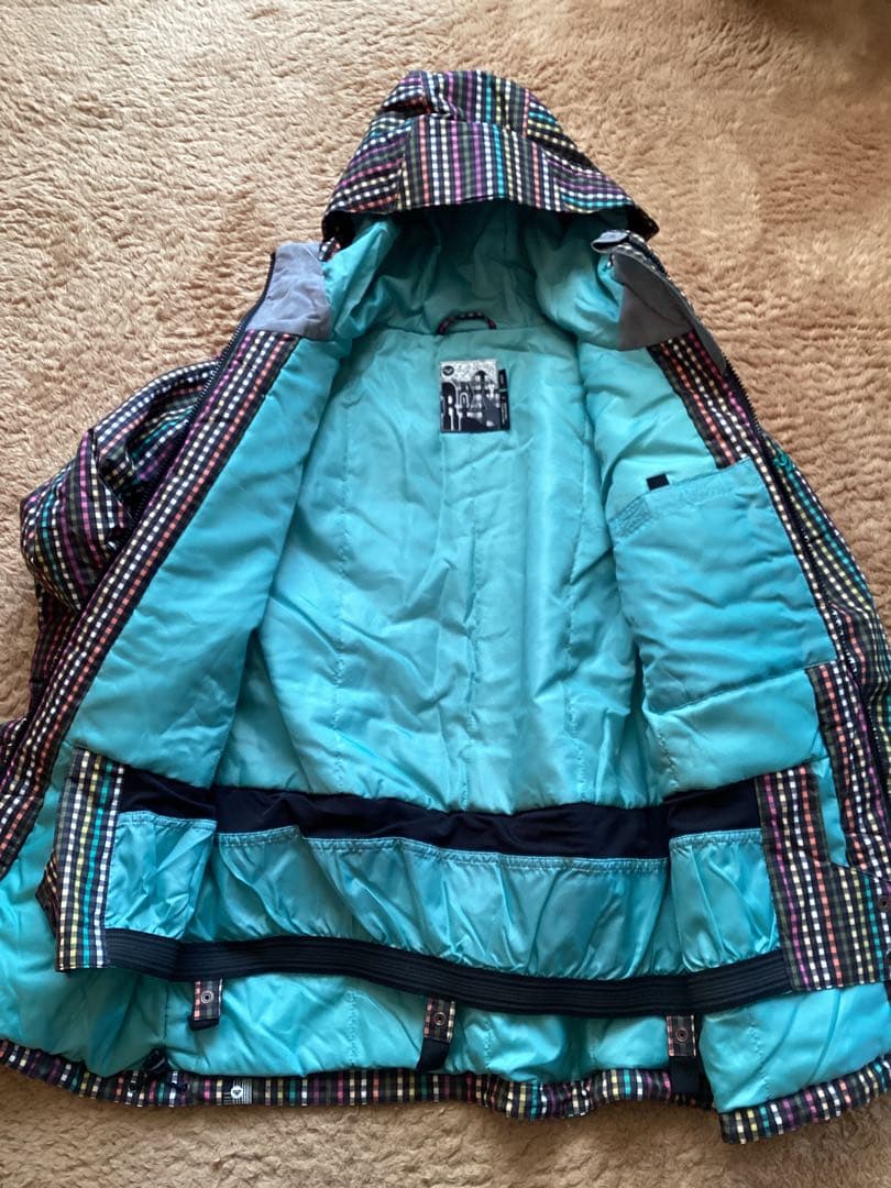 新品　ROXYレディースＳ、150スノボウェアスキーウェア