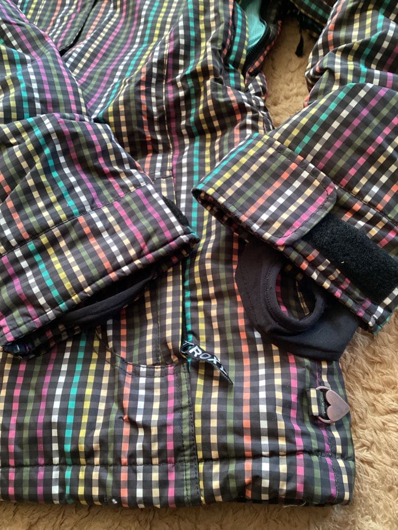 新品　ROXYレディースＳ、150スノボウェアスキーウェア