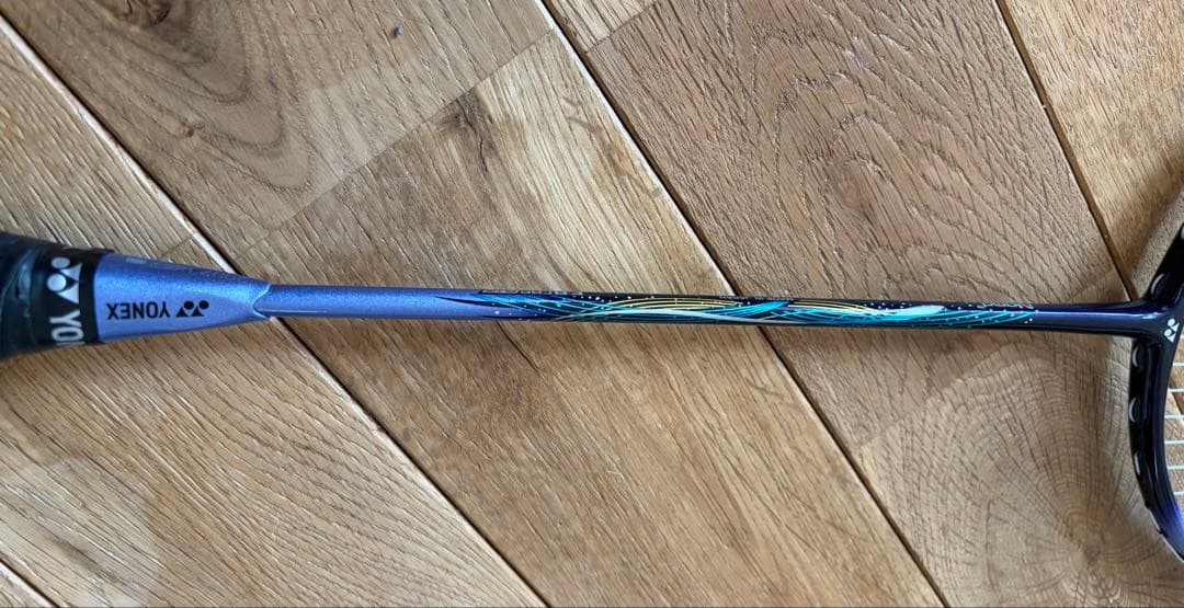 ヨネックスバドミントンラケット　アストロクス55A