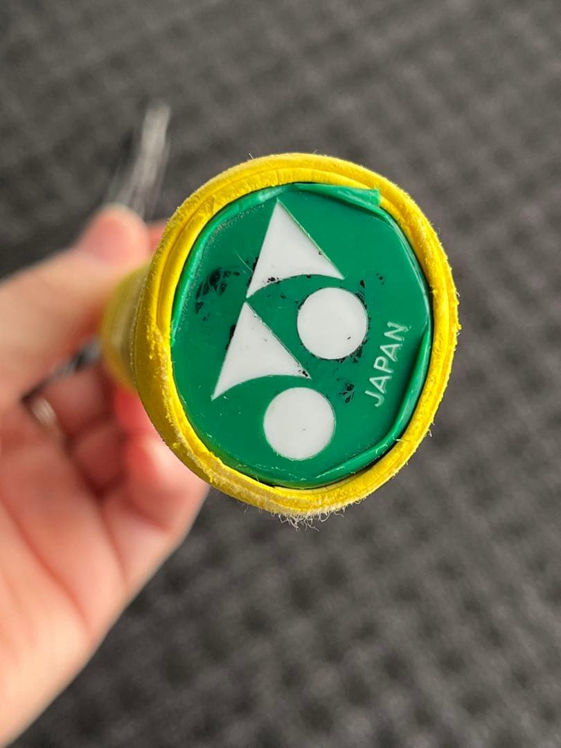 【ジャンク品】　ヨネックスアストロックス100zz 4UG5クレナイ