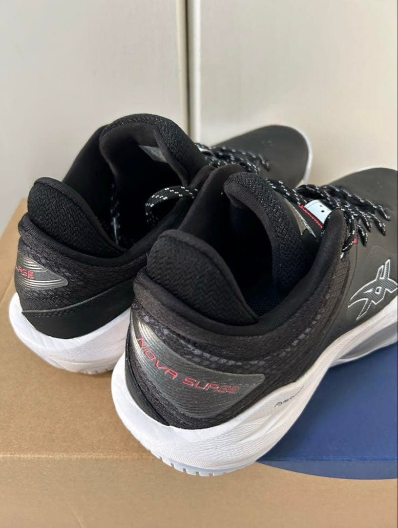 アシックス NOVA SURGE LOW ノヴァサージロー