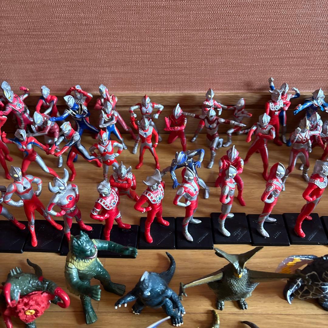 ウルトラマンHG 約180体