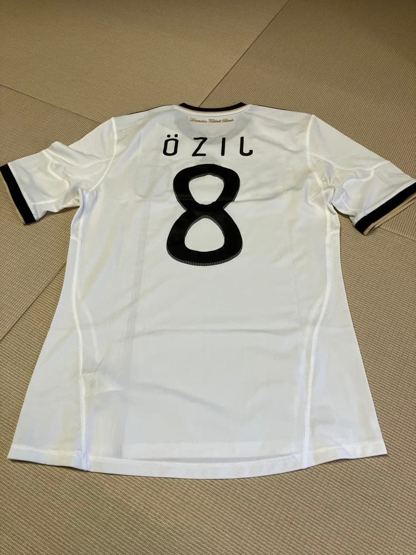 ドイツ代表ユニフォーム　エジルÖzil 8番　美品