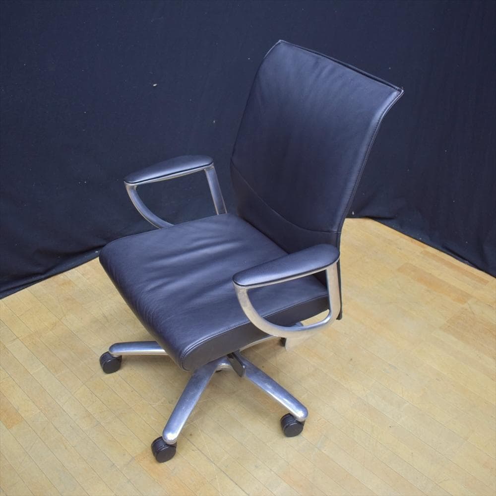 オカムラ　CE56SX　本革　デスクチェア　椅子　イス　事務椅子　役員　社長　A