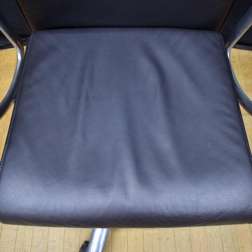 オカムラ　CE56SX　本革　デスクチェア　椅子　イス　事務椅子　役員　社長　A