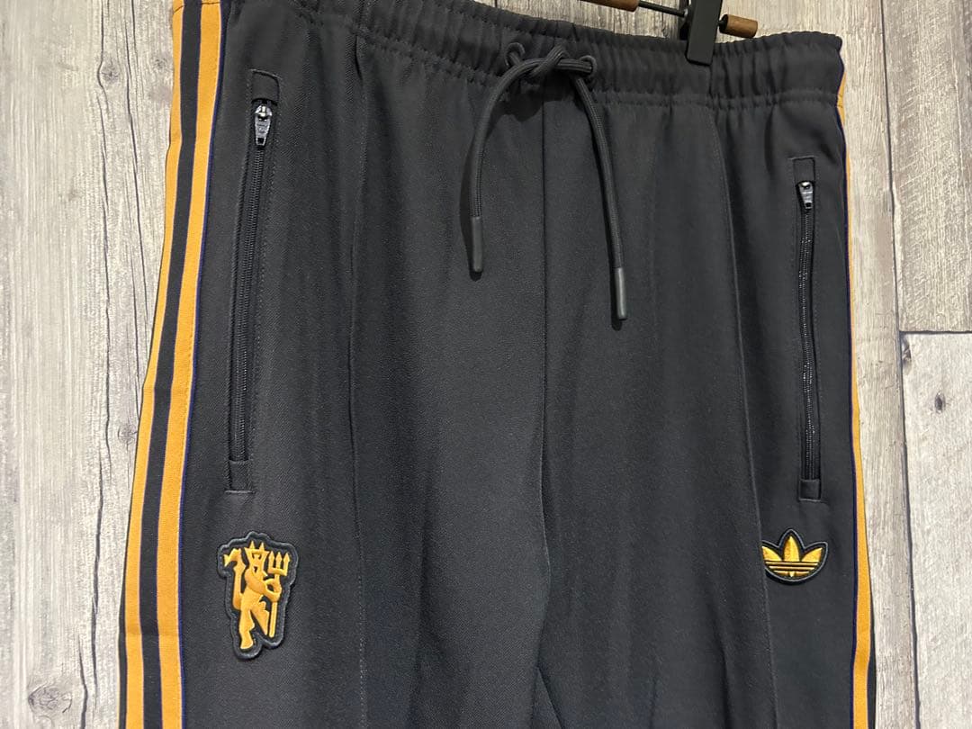 adidas トラックパンツ　マンチェスター　未使用