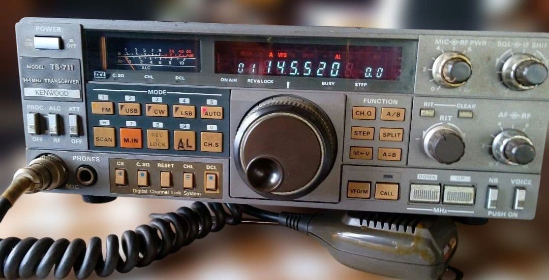 Kenwood TS-711 144Mhz固定無線機 通電確認済み。 中古品