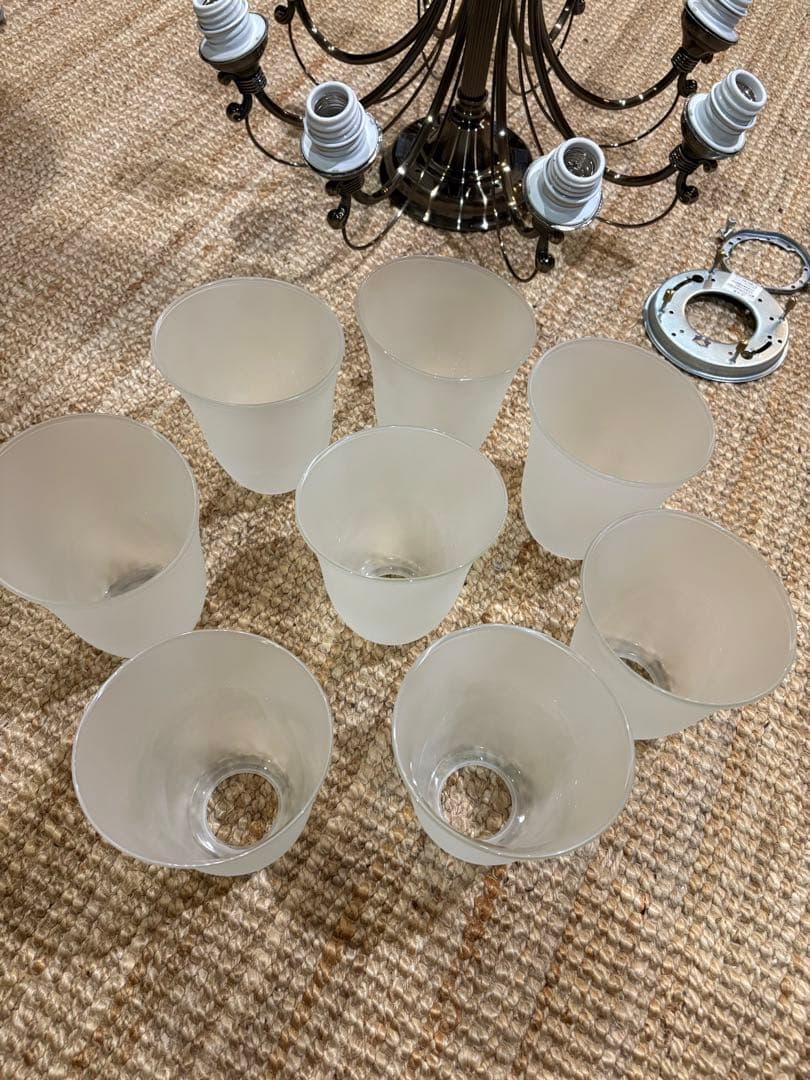 【美品】8灯 シャンデリア ホワイト オシャレ