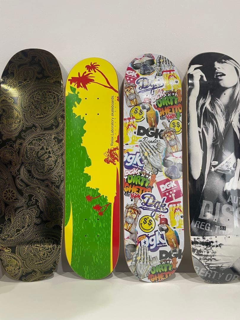 DISSIZIT! FuckGirlスケボーデッキ SkateboardDeck