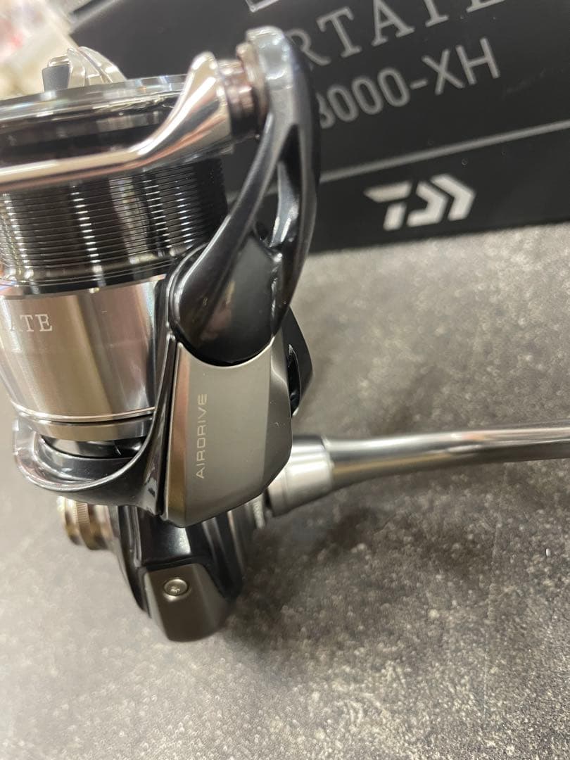 3回のみ使用ダイワ　DAIWA 24セルテート　LT 3000 XH
