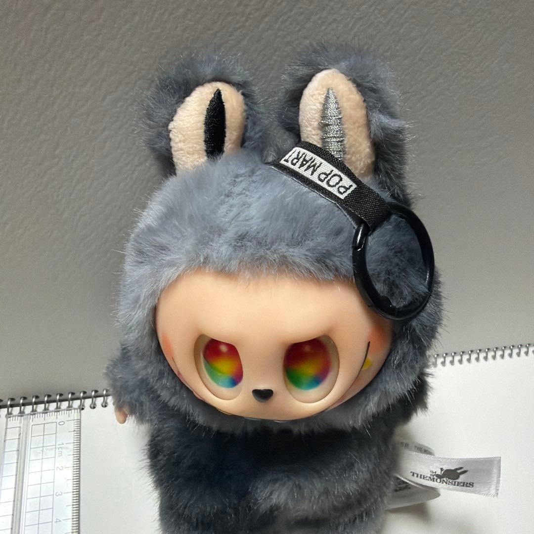 POPMART ラブブ グレー