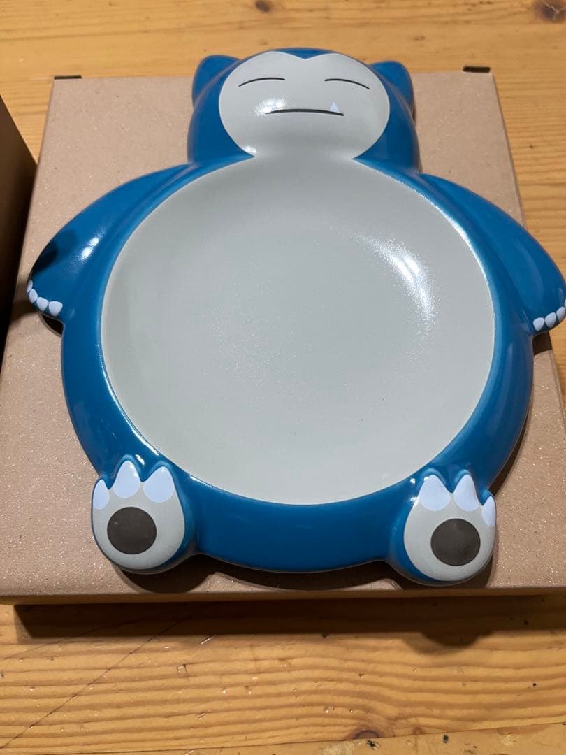 ポケモンカフェ限定　カビゴンプレート 、モンスターボールマグカップ　2種セット
