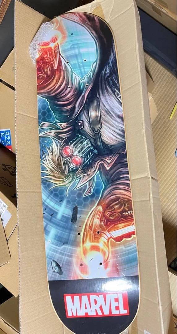 新品未使用　ＭＡＲＶＥＬ　スケートボード　スター・ロード