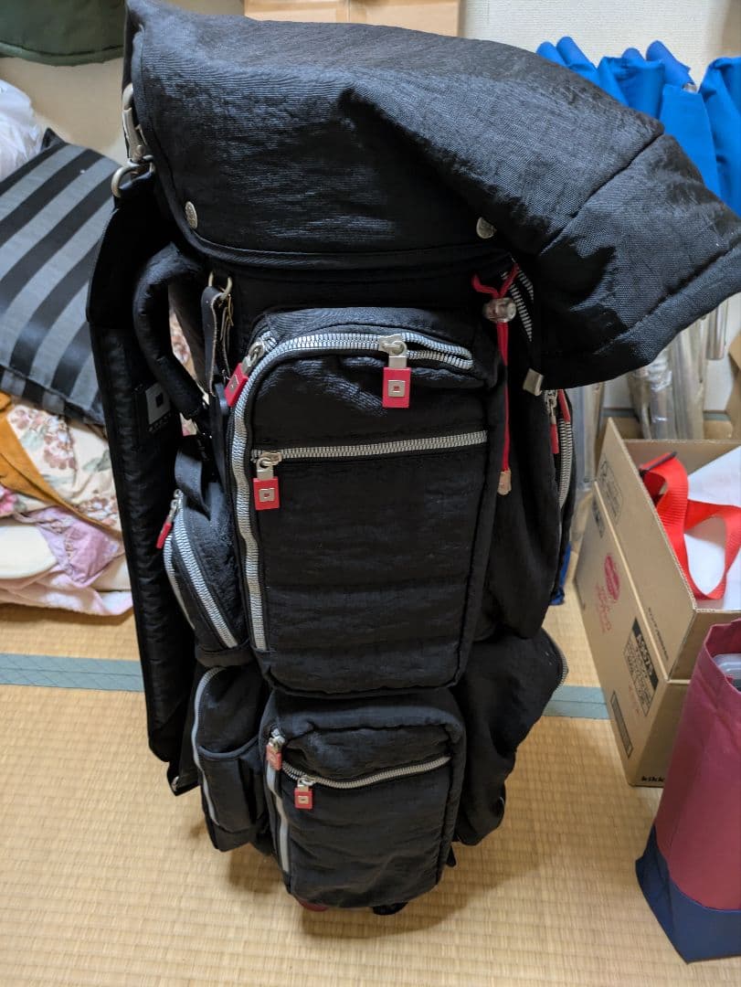 ゴルフキャディバッグ onoff製　美品　黒と赤のコンビネーション