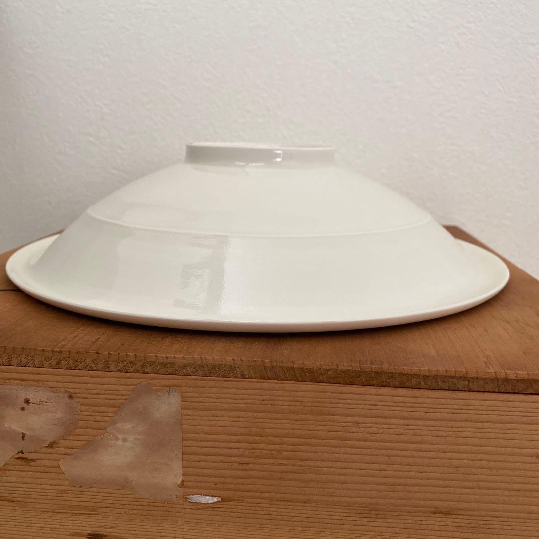 ◆名品 人間国宝 塚本快示 快山窯 白瓷刻花唐草文鉢　共箱・共布付き◆