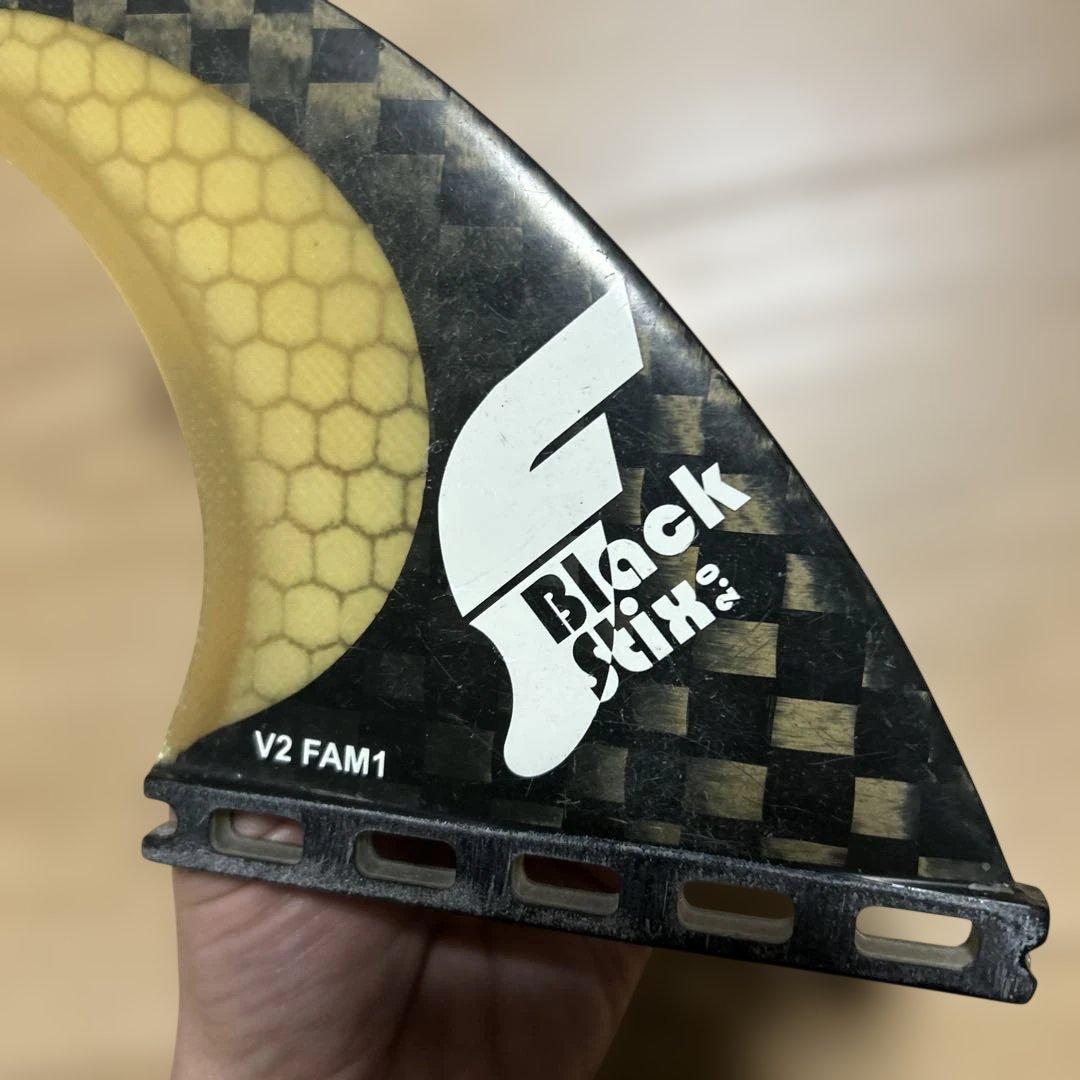 フューチャーフィン　アルメリック　ブラックスティック　V2 AM1