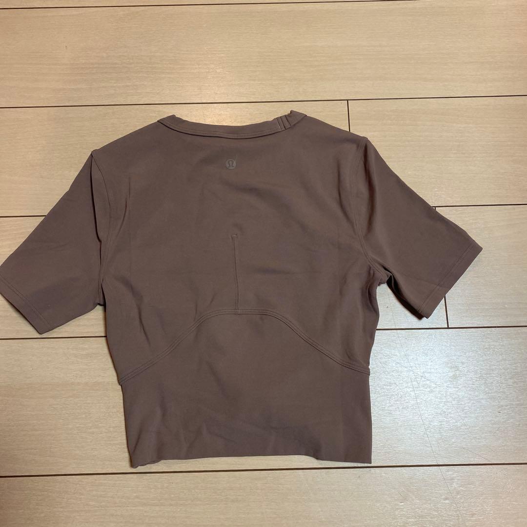 ルルレモン　新品トップス　4