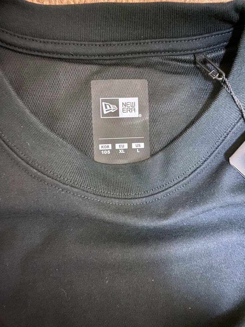 NEW ERA BTS Butter ブラック Tシャツ イエローロゴ