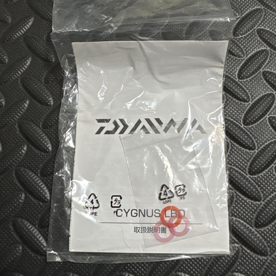 美品 DAIWA 23CYGNUS 2500XH-LBD スピニングリール