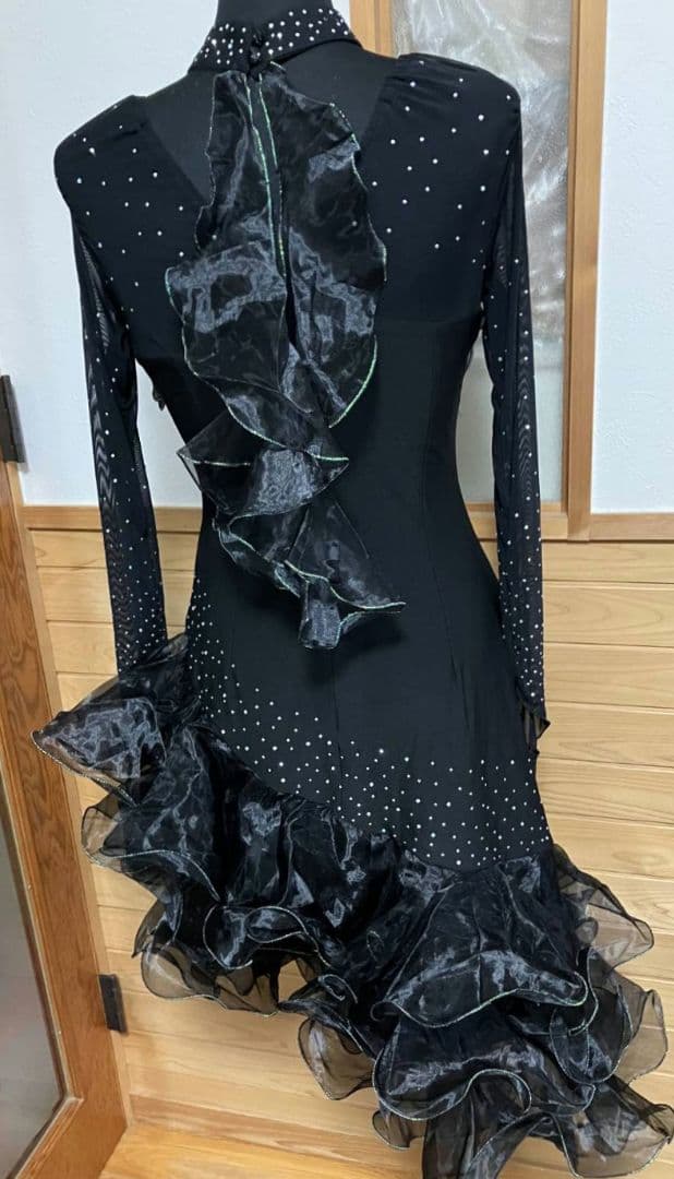 社交ダンス　美品　ラテンドレス　黒　Mサイズ