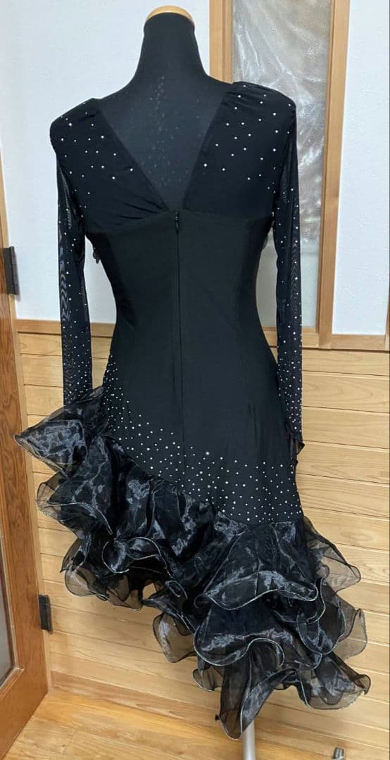 社交ダンス　美品　ラテンドレス　黒　Mサイズ