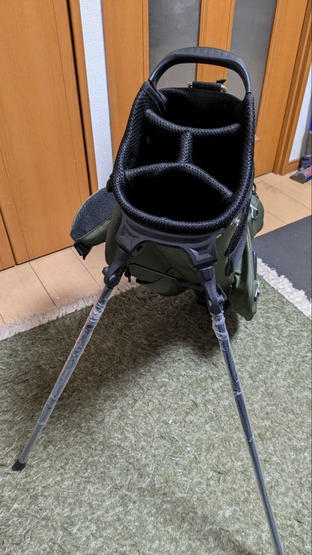 新品同様 キャディバッグ（MAXCAT）カーキ色